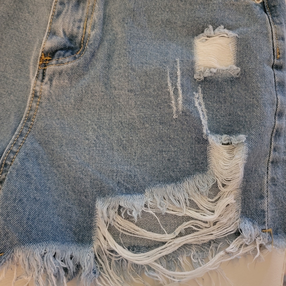 EUC Shein Jean Shorts  Women's SM - Picture 6 of 13